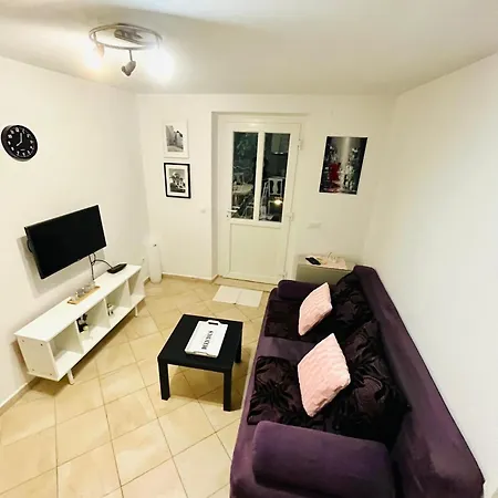 Garden Paradise Apartment *